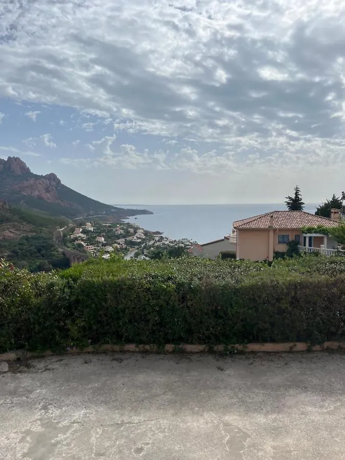48 m2 climatisé vue mer terrasse 41m2 vue mer Antheor-Cap-Roux France