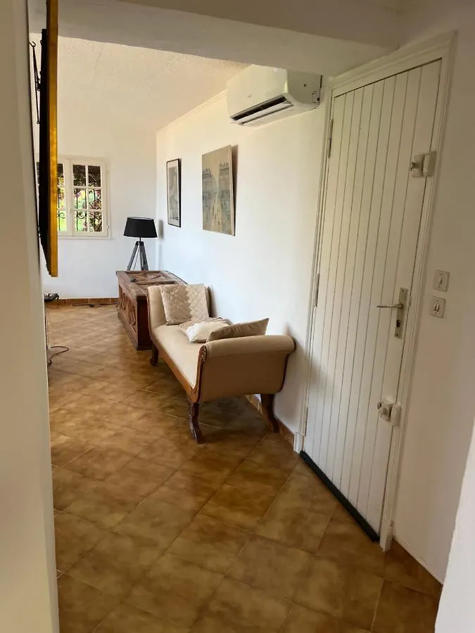 48 m2 climatisé vue mer terrasse 41m2 vue mer Antheor-Cap-Roux Appartement